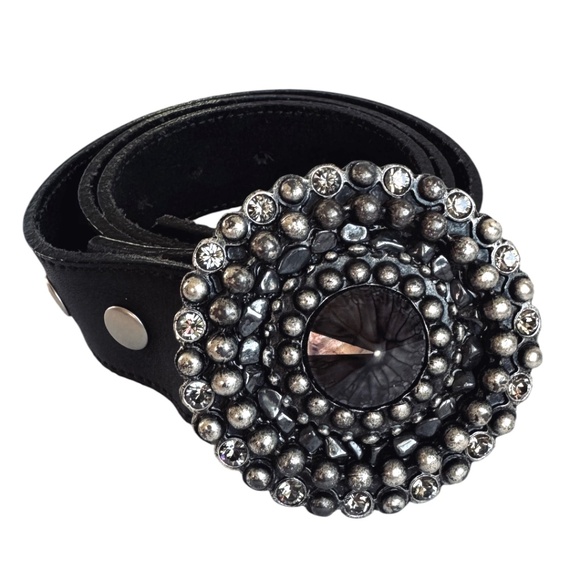 Black Leatherock Western-Style Belt with Ornate Silver-Tone Crystal Stone Buckle Buy Black Western Belt | Black Rhinestone Buckle  main image 4